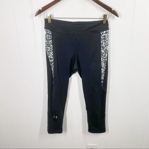 Under Armour Black & Camo Cropped Compression Leggings Medium